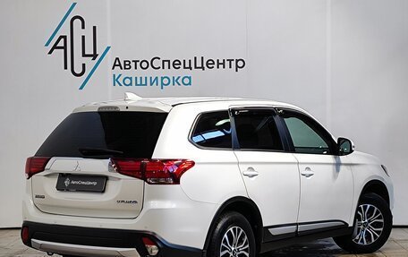 Mitsubishi Outlander III рестайлинг 3, 2018 год, 1 999 000 рублей, 2 фотография