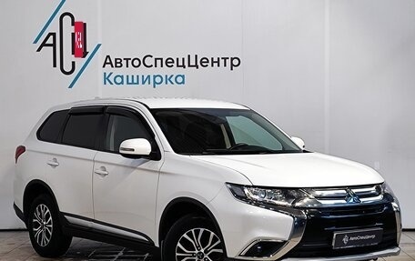 Mitsubishi Outlander III рестайлинг 3, 2018 год, 1 999 000 рублей, 3 фотография