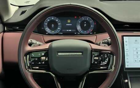 Land Rover Range Rover Evoque II, 2025 год, 15 фотография