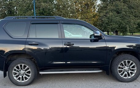 Toyota Land Cruiser Prado 150 рестайлинг 2, 2019 год, 5 700 000 рублей, 2 фотография