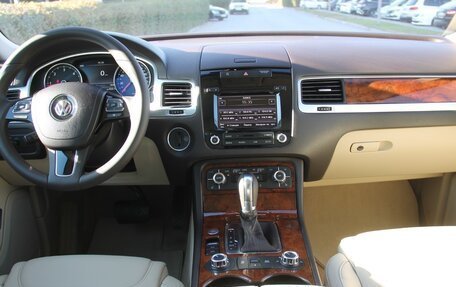 Volkswagen Touareg III, 2012 год, 2 698 000 рублей, 29 фотография
