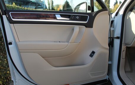 Volkswagen Touareg III, 2012 год, 2 698 000 рублей, 33 фотография