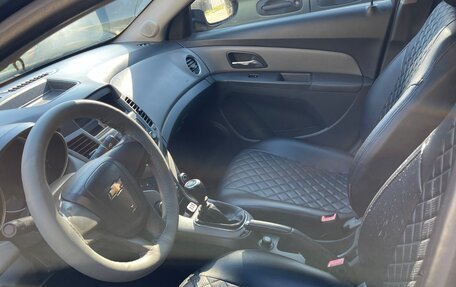 Chevrolet Cruze II, 2010 год, 560 000 рублей, 8 фотография