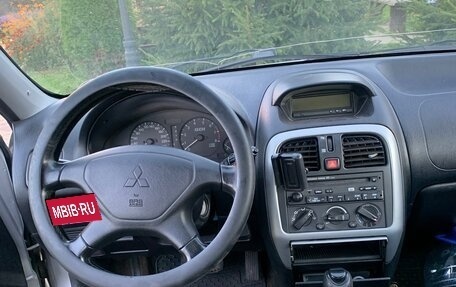 Mitsubishi Carisma I, 2003 год, 180 000 рублей, 2 фотография