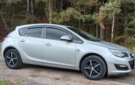 Opel Astra J, 2013 год, 870 000 рублей, 2 фотография