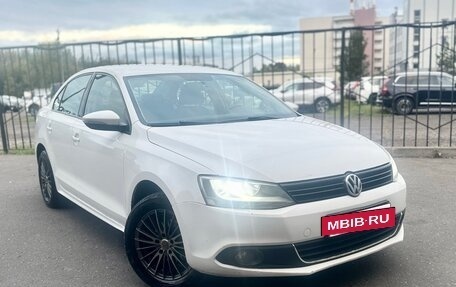 Volkswagen Jetta VI, 2012 год, 640 000 рублей, 3 фотография