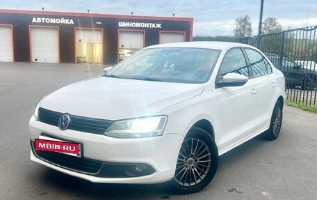 Volkswagen Jetta VI, 2012 год, 640 000 рублей, 2 фотография