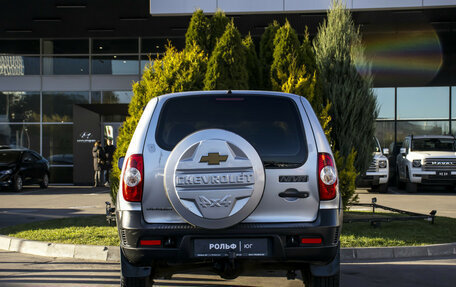 Chevrolet Niva I рестайлинг, 2011 год, 555 000 рублей, 6 фотография