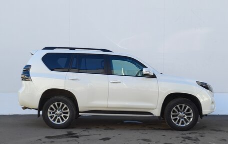 Toyota Land Cruiser Prado 150 рестайлинг 2, 2016 год, 3 590 000 рублей, 4 фотография