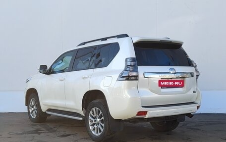 Toyota Land Cruiser Prado 150 рестайлинг 2, 2016 год, 3 590 000 рублей, 7 фотография