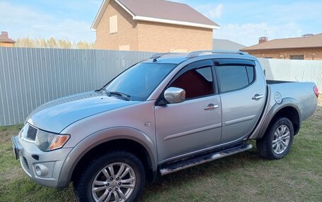 Mitsubishi L200 IV рестайлинг, 2013 год, 1 500 000 рублей, 2 фотография