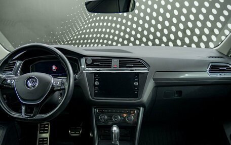 Volkswagen Tiguan II, 2019 год, 2 140 000 рублей, 11 фотография