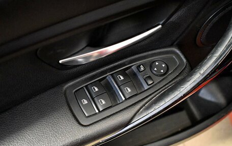 BMW 3 серия, 2018 год, 1 850 000 рублей, 16 фотография