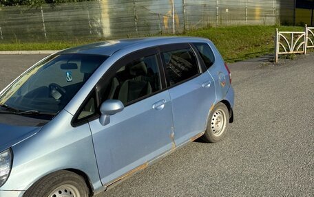 Honda Fit III, 2001 год, 250 000 рублей, 4 фотография