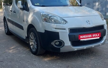Peugeot Partner II рестайлинг 2, 2014 год, 850 000 рублей, 4 фотография