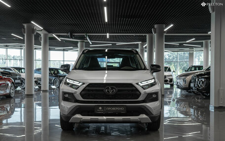 Toyota RAV4, 2025 год, 4 140 000 рублей, 3 фотография