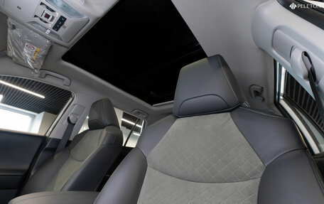 Toyota RAV4, 2025 год, 4 140 000 рублей, 10 фотография