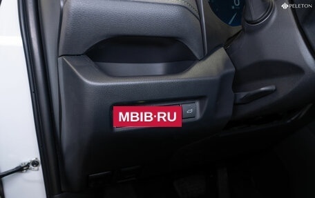 Toyota RAV4, 2025 год, 4 140 000 рублей, 21 фотография