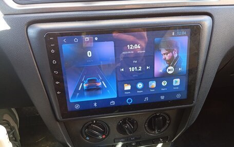 Skoda Rapid I, 2014 год, 710 000 рублей, 9 фотография