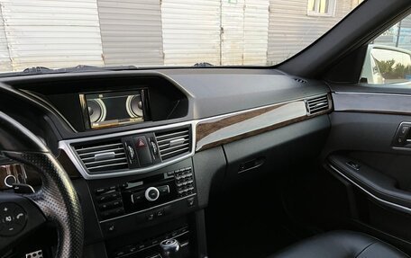Mercedes-Benz E-Класс, 2010 год, 980 000 рублей, 11 фотография