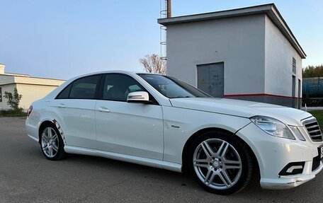 Mercedes-Benz E-Класс, 2010 год, 980 000 рублей, 8 фотография