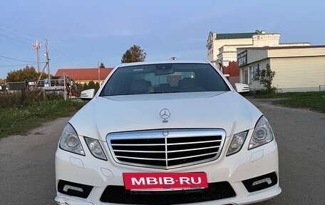 Mercedes-Benz E-Класс, 2010 год, 980 000 рублей, 4 фотография