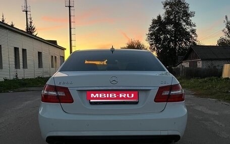 Mercedes-Benz E-Класс, 2010 год, 980 000 рублей, 5 фотография