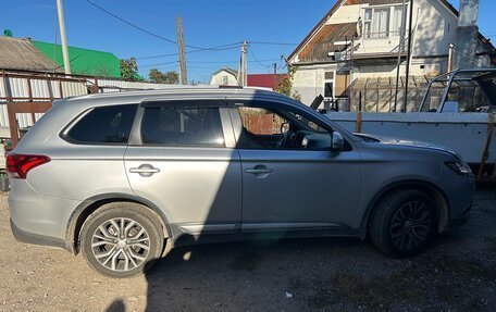 Mitsubishi Outlander III рестайлинг 3, 2015 год, 1 800 000 рублей, 5 фотография