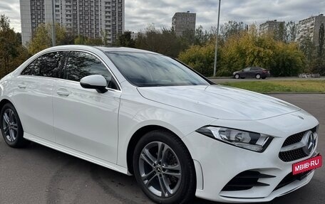 Mercedes-Benz A-Класс, 2021 год, 2 970 000 рублей, 3 фотография