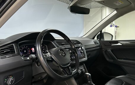 Volkswagen Tiguan II, 2019 год, 2 365 000 рублей, 10 фотография