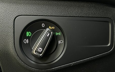 Volkswagen Tiguan II, 2019 год, 2 365 000 рублей, 11 фотография
