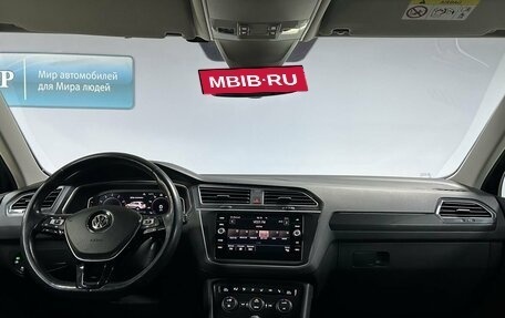 Volkswagen Tiguan II, 2019 год, 2 365 000 рублей, 19 фотография