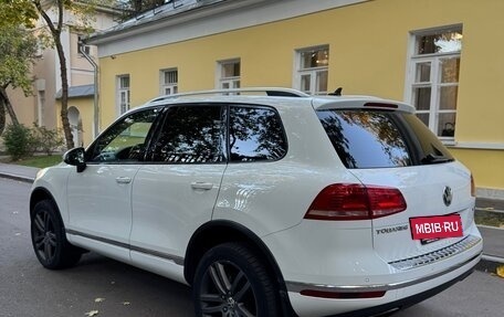 Volkswagen Touareg III, 2015 год, 3 350 000 рублей, 2 фотография