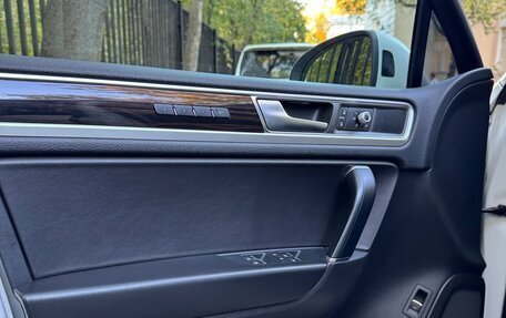 Volkswagen Touareg III, 2015 год, 3 350 000 рублей, 11 фотография