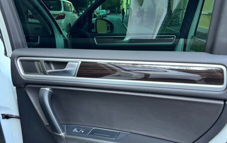 Volkswagen Touareg III, 2015 год, 3 350 000 рублей, 12 фотография