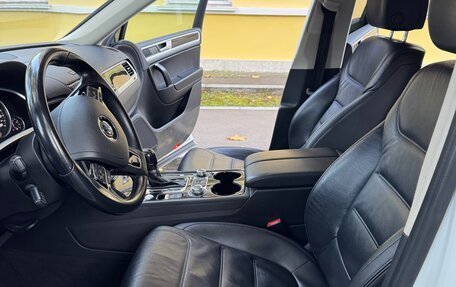 Volkswagen Touareg III, 2015 год, 3 350 000 рублей, 13 фотография