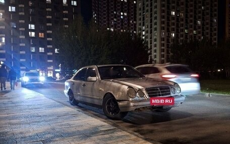 Mercedes-Benz E-Класс, 1997 год, 176 000 рублей, 2 фотография