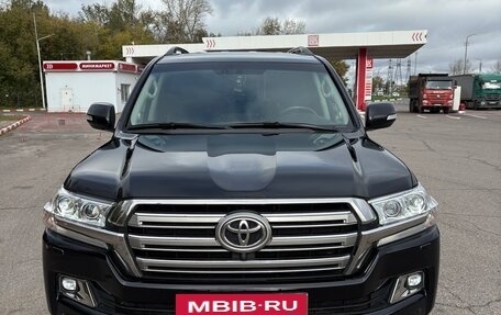 Toyota Land Cruiser 200, 2018 год, 5 900 000 рублей, 5 фотография