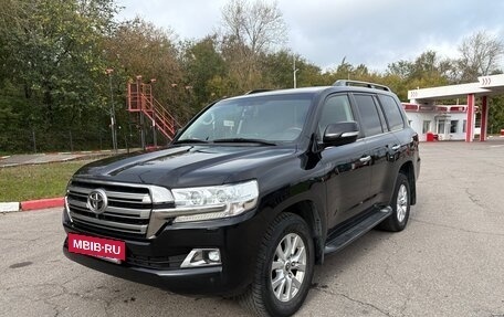 Toyota Land Cruiser 200, 2018 год, 5 900 000 рублей, 4 фотография
