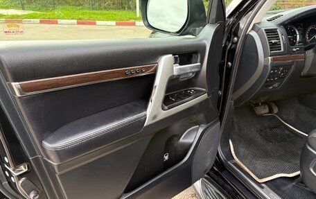 Toyota Land Cruiser 200, 2018 год, 5 900 000 рублей, 24 фотография