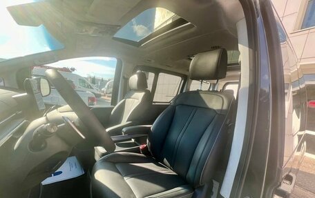 Hyundai Staria, 2025 год, 7 965 000 рублей, 10 фотография