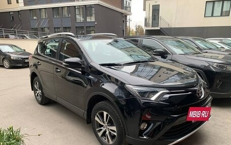 Toyota RAV4, 2017 год, 1 950 000 рублей, 3 фотография