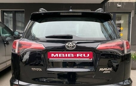 Toyota RAV4, 2017 год, 1 950 000 рублей, 2 фотография