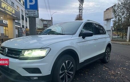 Volkswagen Tiguan II, 2019 год, 2 700 000 рублей, 2 фотография