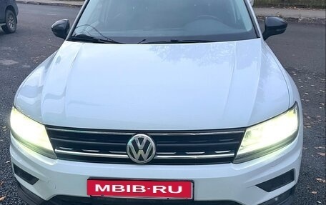 Volkswagen Tiguan II, 2019 год, 2 700 000 рублей, 3 фотография