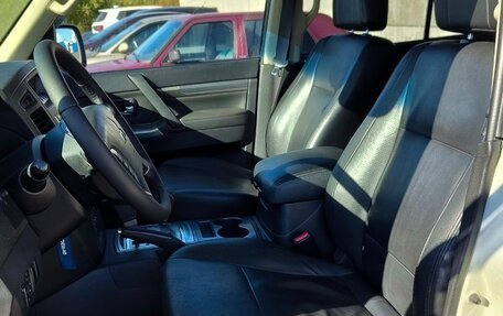 Mitsubishi Pajero IV, 2013 год, 1 850 000 рублей, 17 фотография