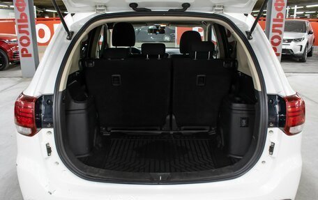 Mitsubishi Outlander III рестайлинг 3, 2017 год, 1 849 000 рублей, 9 фотография