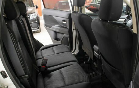 Mitsubishi Outlander III рестайлинг 3, 2017 год, 1 849 000 рублей, 11 фотография