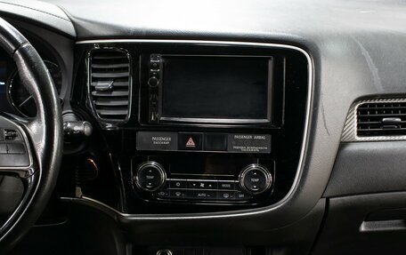 Mitsubishi Outlander III рестайлинг 3, 2017 год, 1 849 000 рублей, 14 фотография
