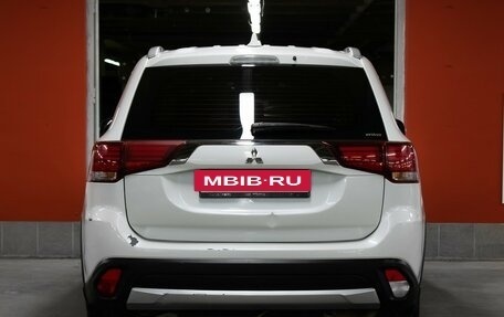Mitsubishi Outlander III рестайлинг 3, 2017 год, 1 849 000 рублей, 6 фотография